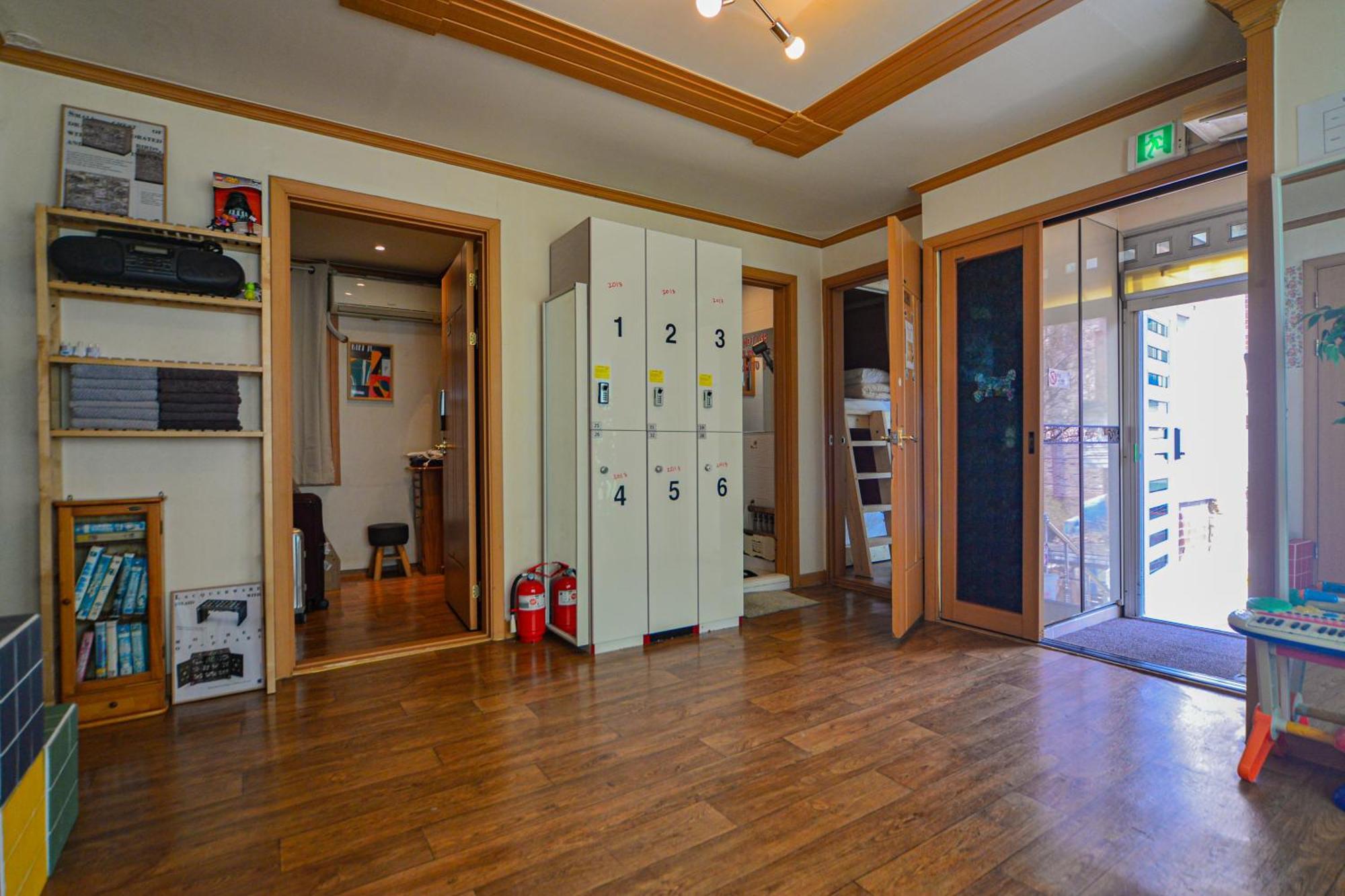 Helloworld Guesthouse Seoul Bagian luar foto