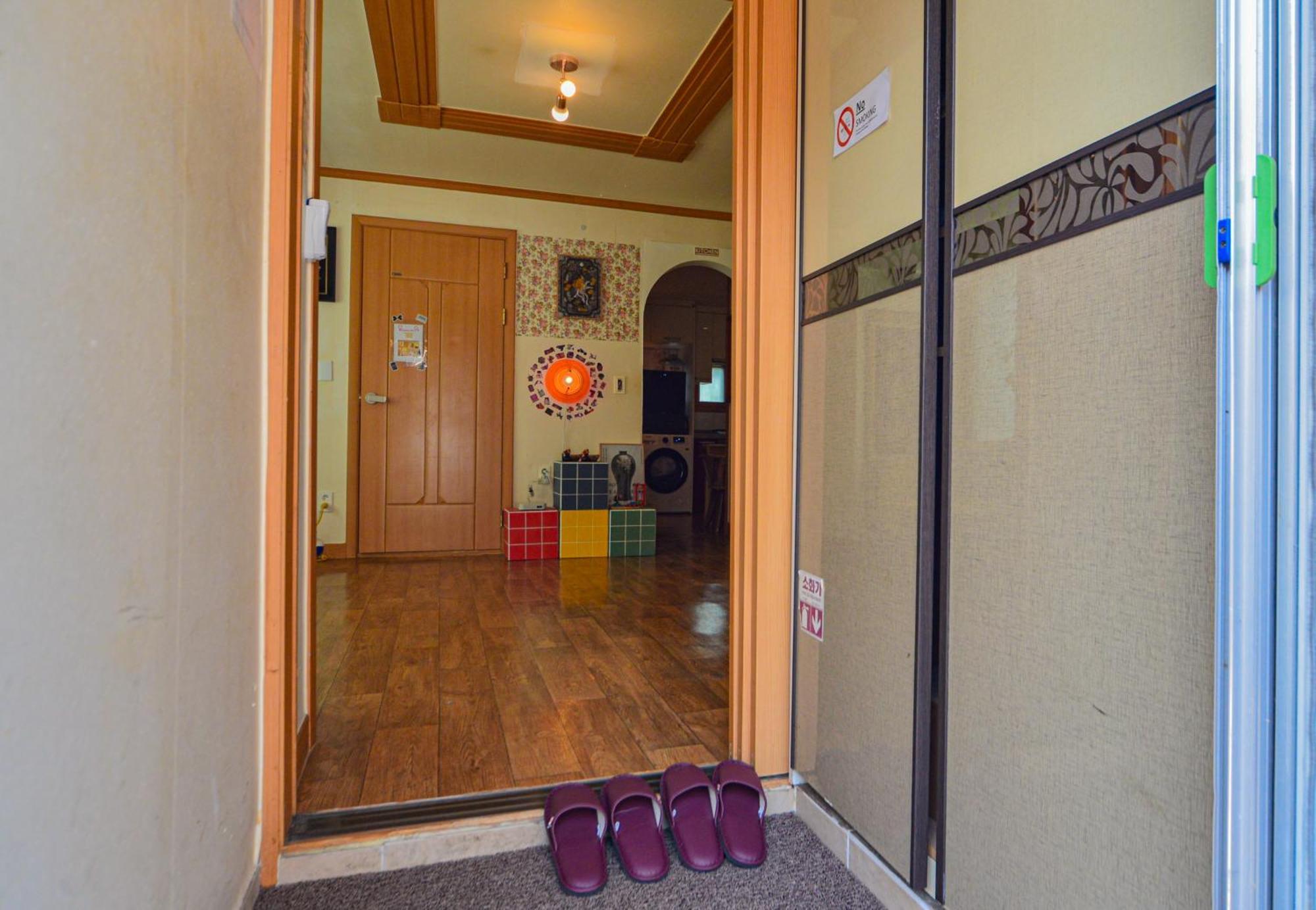 Helloworld Guesthouse Seoul Bagian luar foto