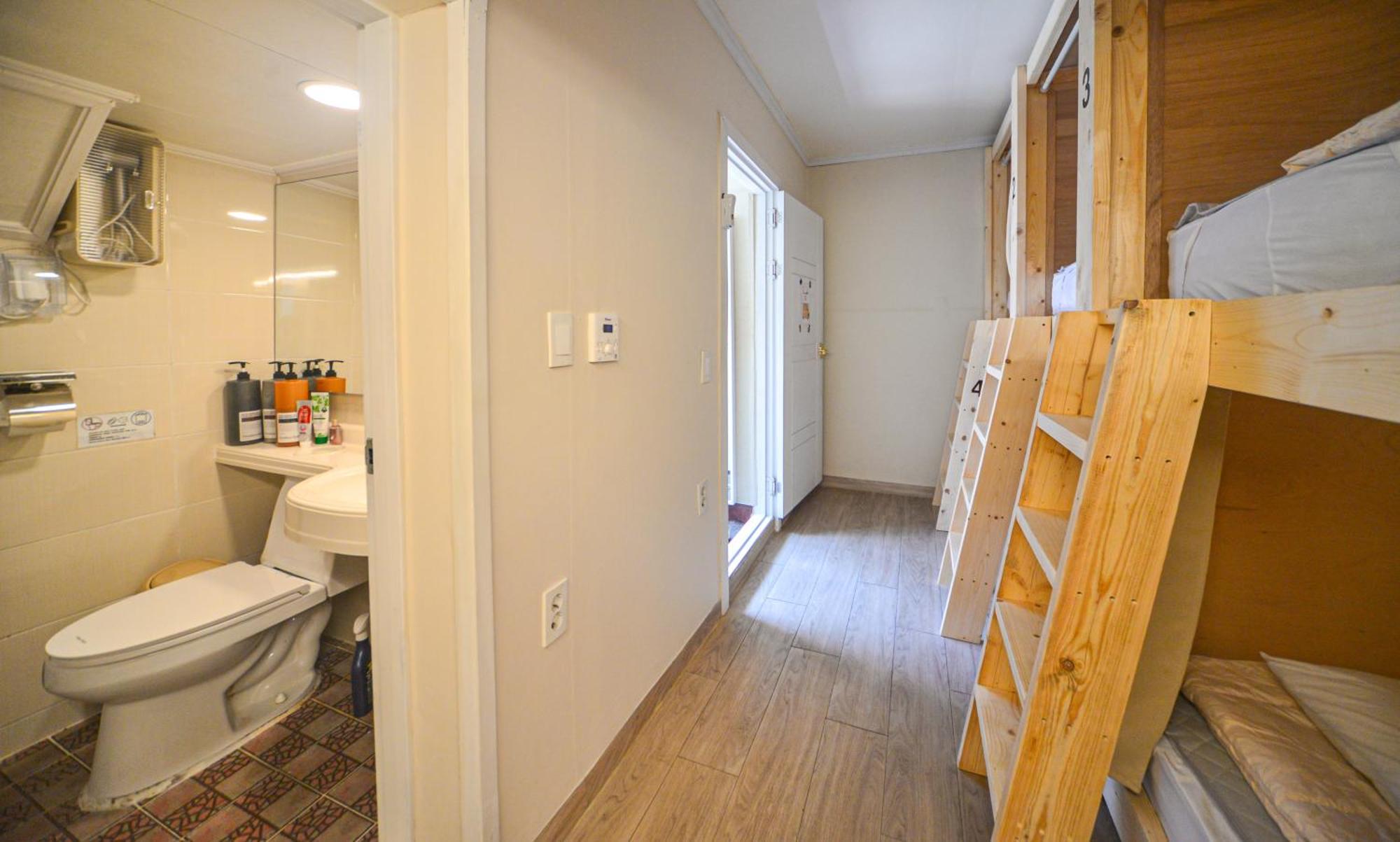 Helloworld Guesthouse Seoul Bagian luar foto