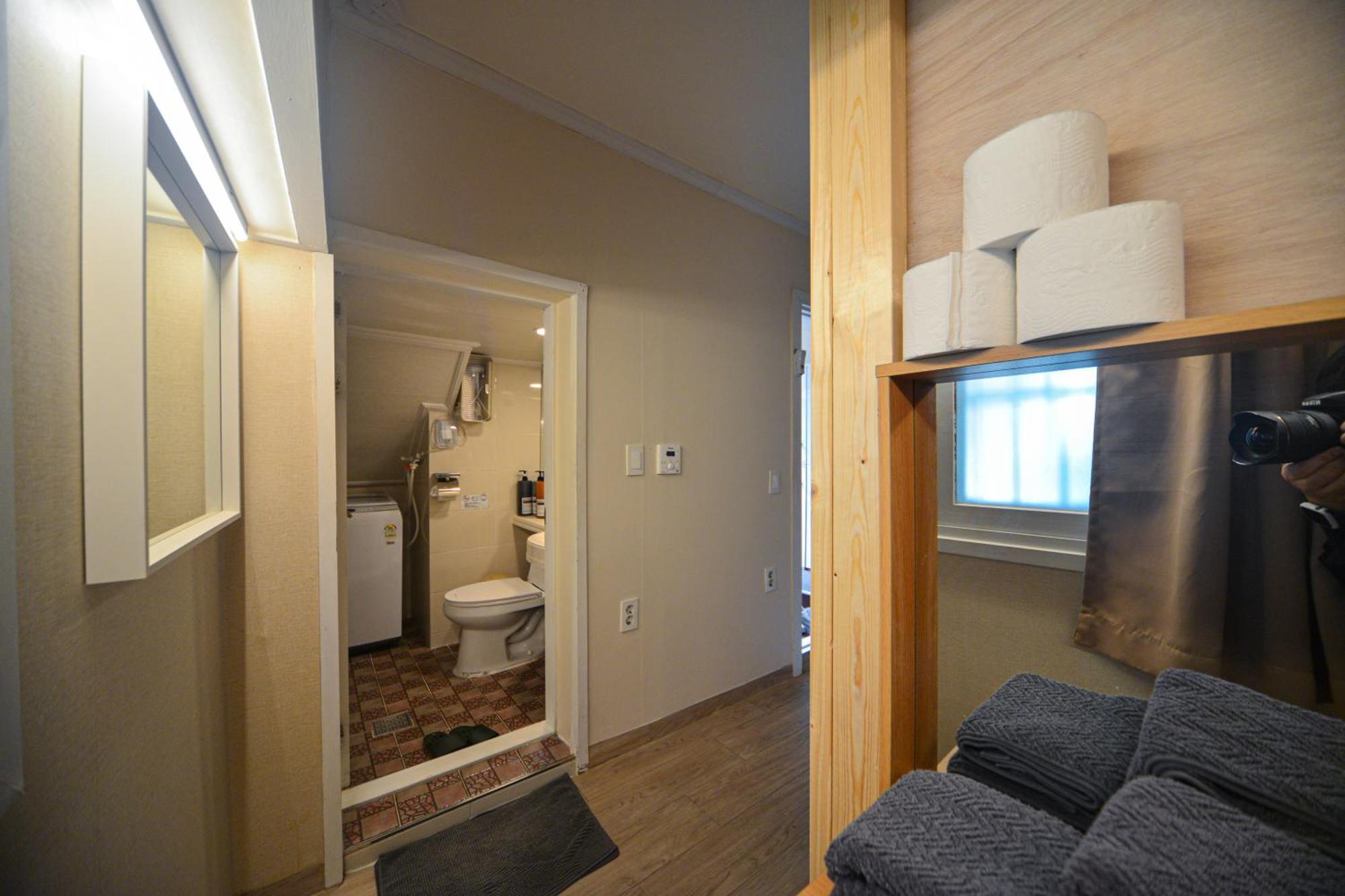 Helloworld Guesthouse Seoul Bagian luar foto