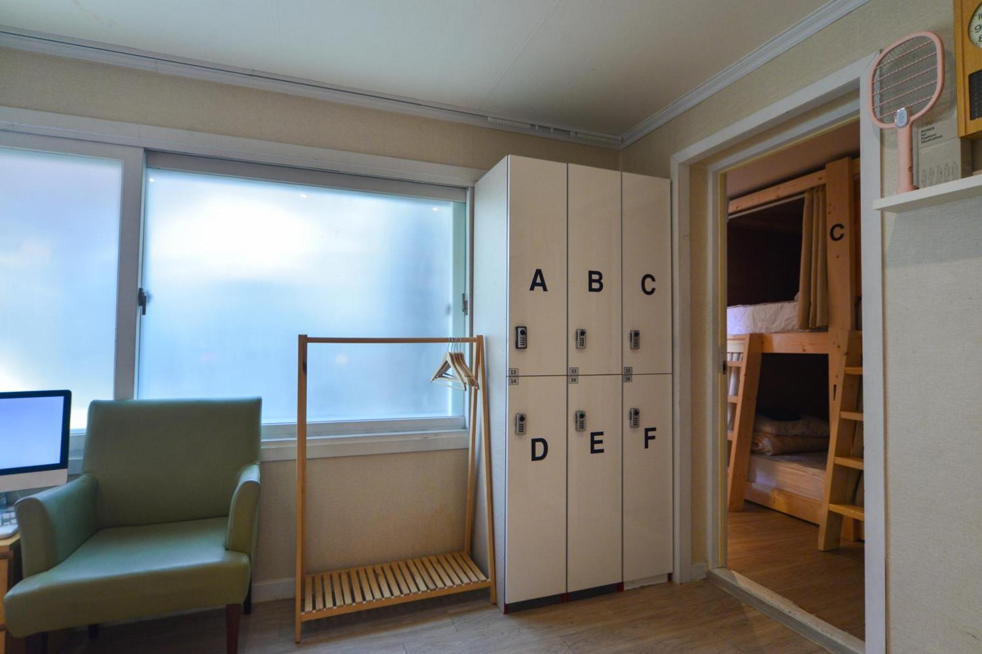 Helloworld Guesthouse Seoul Bagian luar foto