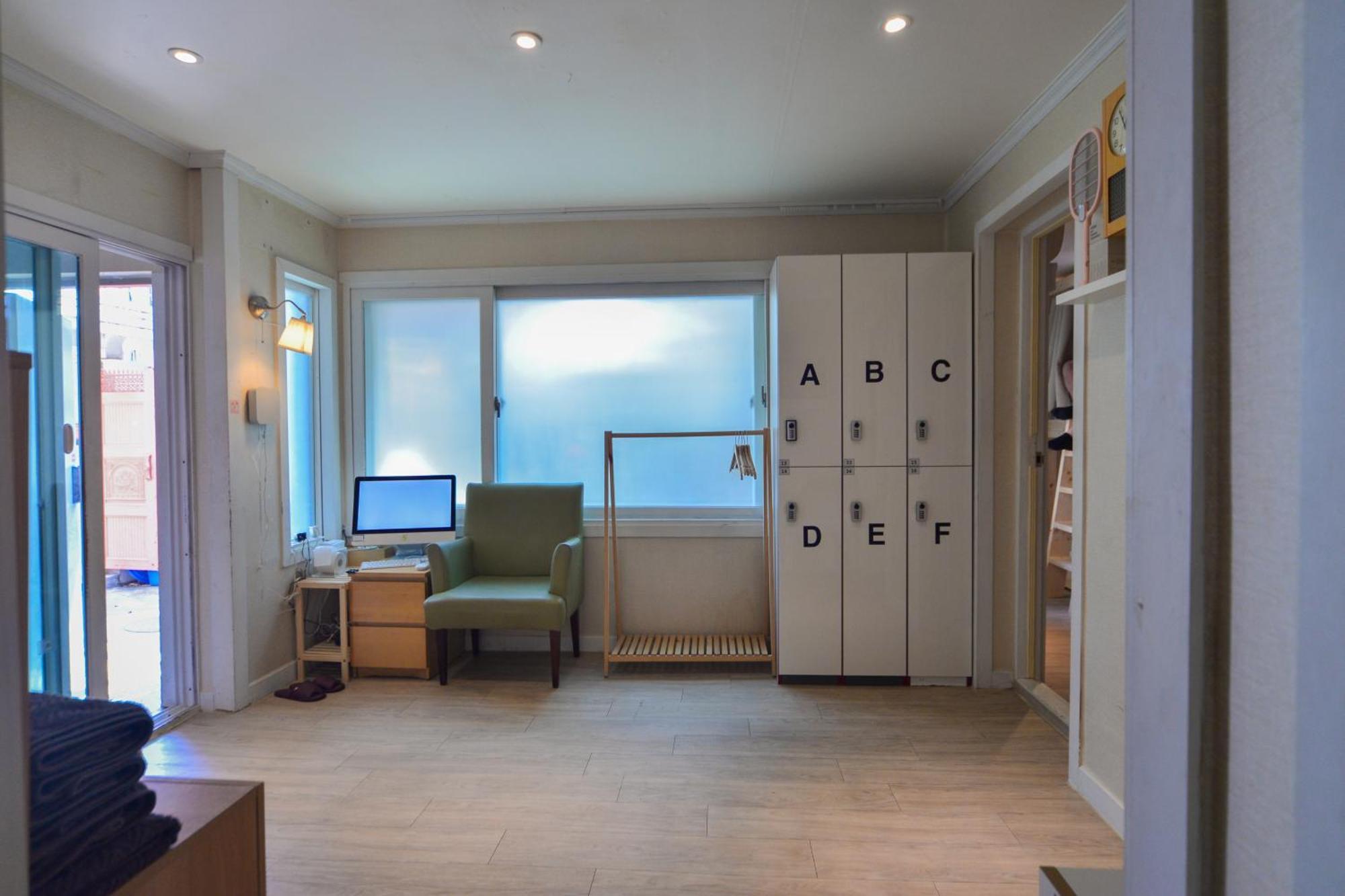 Helloworld Guesthouse Seoul Bagian luar foto