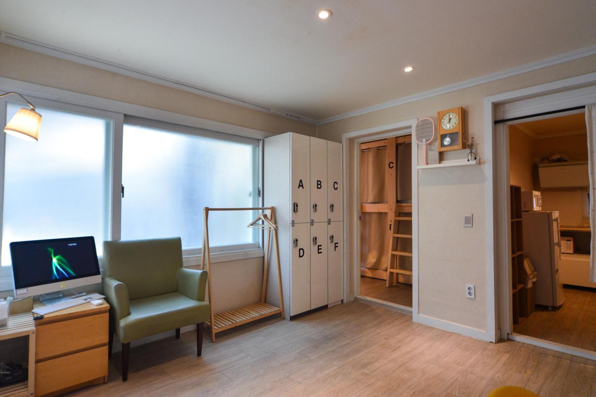 Helloworld Guesthouse Seoul Bagian luar foto